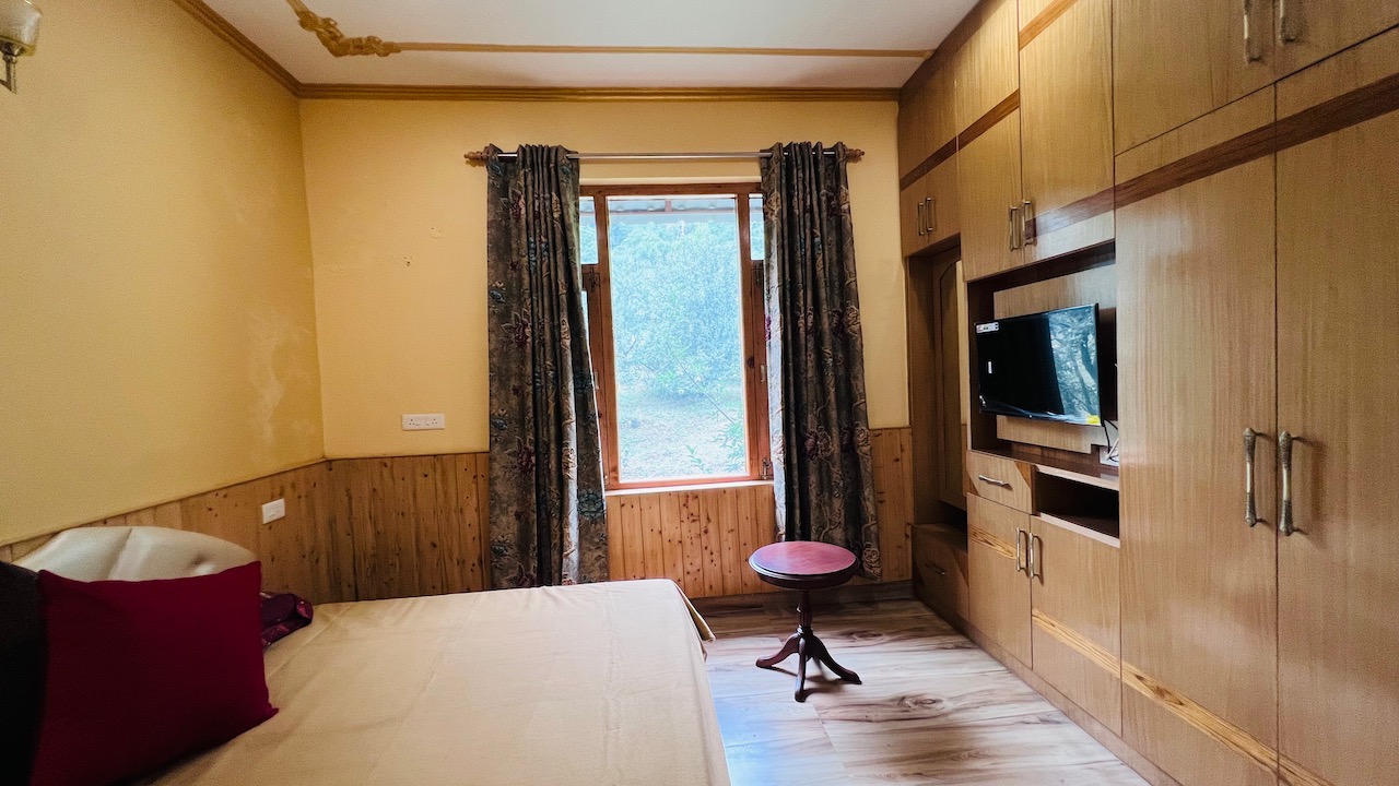 Room listing image